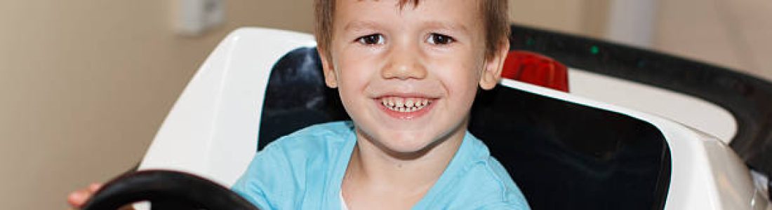 Elektrische kinderauto met afstandbediening